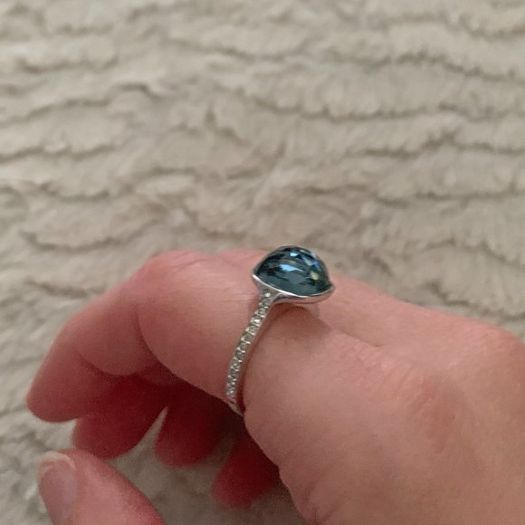 SWAROVSKI Blue Crystal Ring - Picture 5 of 6